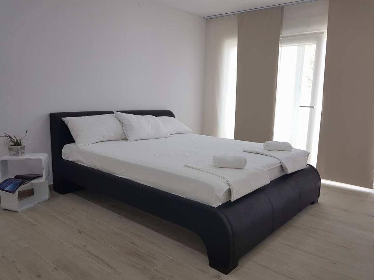 Rooms Lanterna Метайна Екстериор снимка